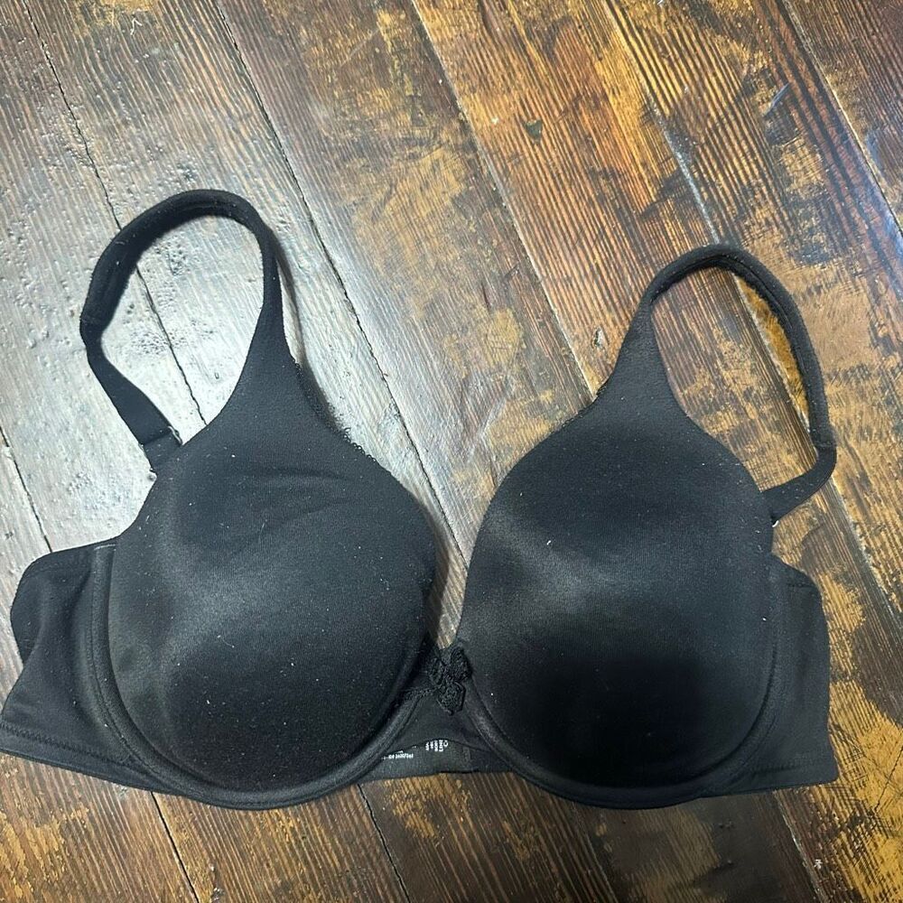 Victoria’s Secret black lined perfect coverage 36C bra